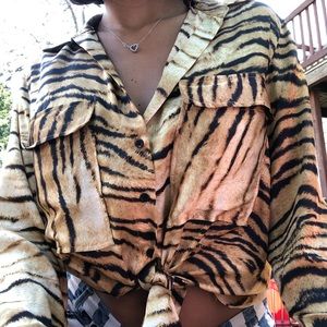 Zara tiger striped double pocket blouse